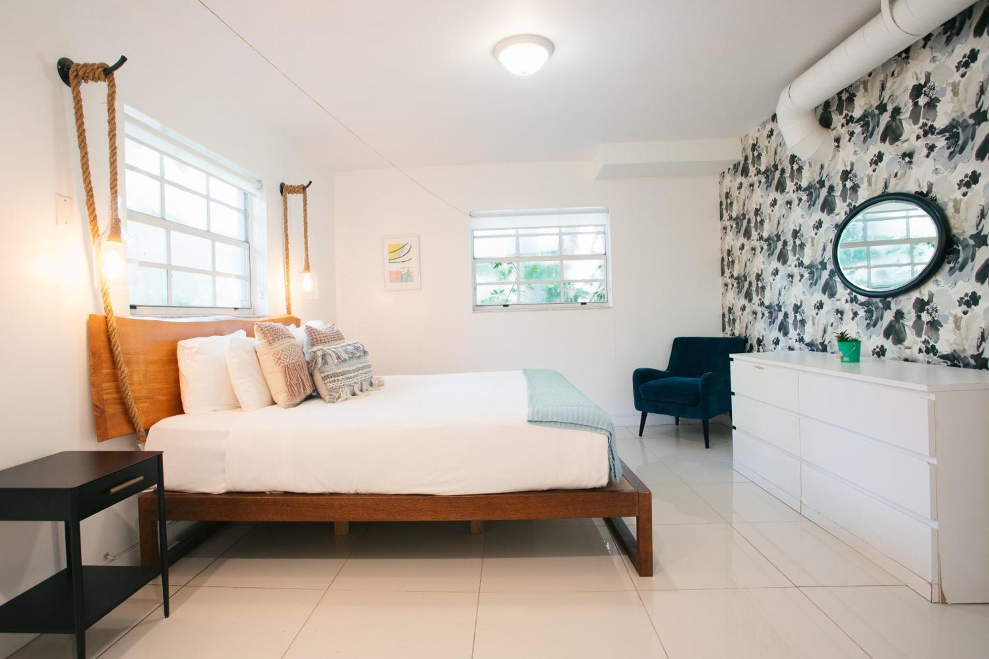 Miami River Inn By Renzzi Pokoj fotografie