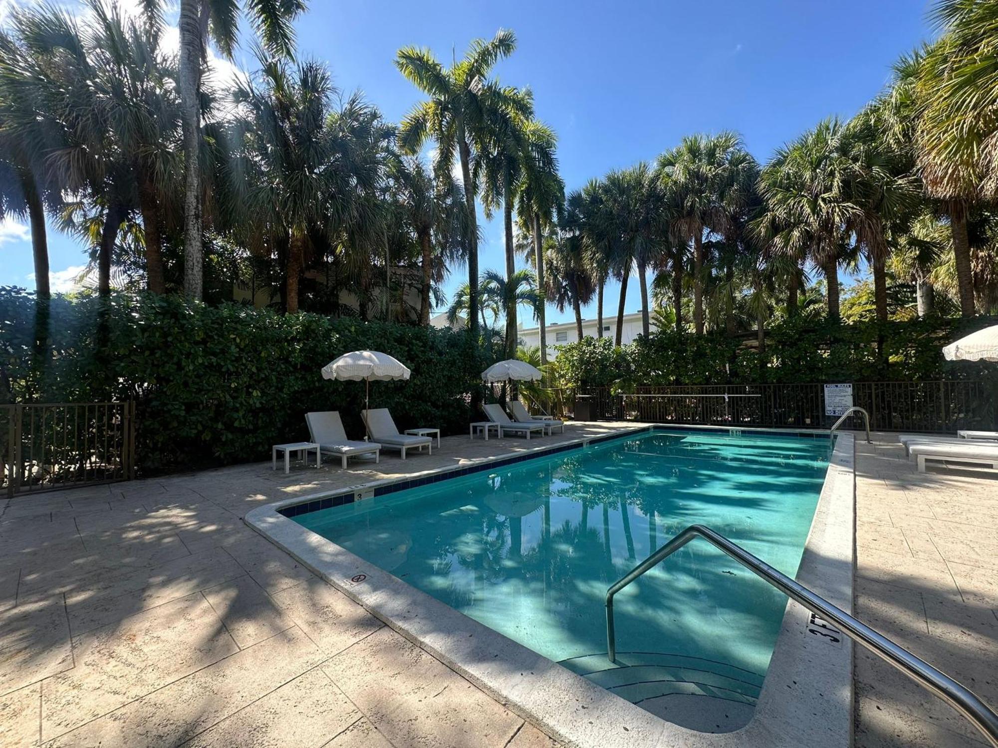 Miami River Inn By Renzzi Pokoj fotografie